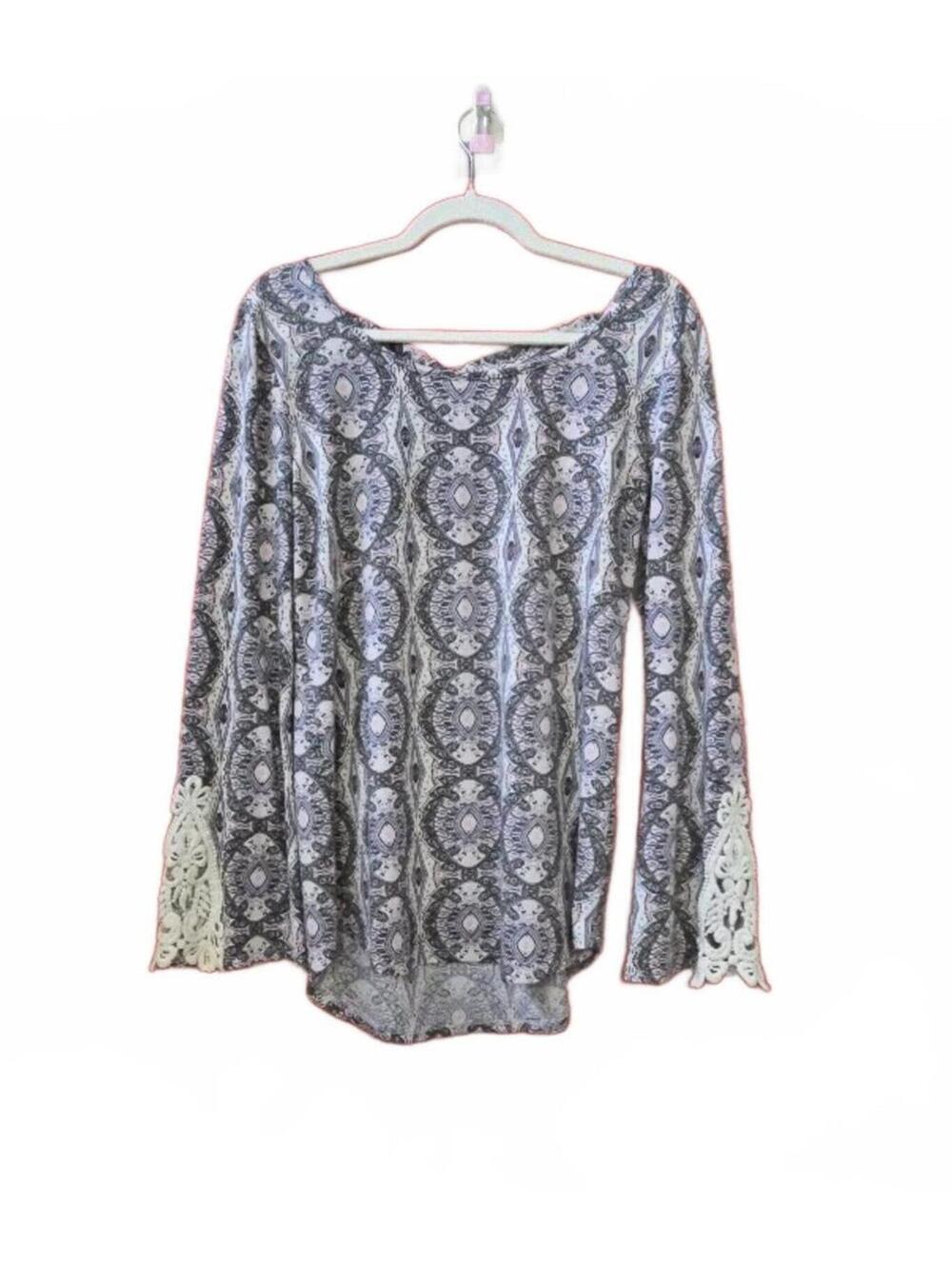 Maurices Long Sleeve Printed Top with Lace Cuff Detail Size M